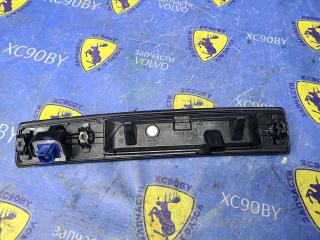 кнопка открытия багажника Volvo S60 3 поколение 2021, 2.0 л., B4204T26, бензин, синий, седан, передний привод, правый руль, 32310165