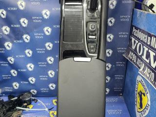 консоль салона Volvo V60 2 поколение 2021, 2.0 л., B 4204 T38, бензин, АКПП, универсал, полный привод, правый руль