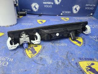 подсветка номера Volvo V60 2 поколение 2021, 2.0 л., B 4204 T38, бензин, АКПП, универсал, полный привод, правый руль, 32149879