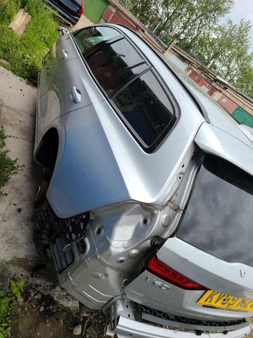 крыло заднее левое Volvo V60 2 поколение 2020, 2.0 л., D4204T14, дизель, АКПП, серебро, хетчбэк 5 дв., передний привод, правый руль - фото №1