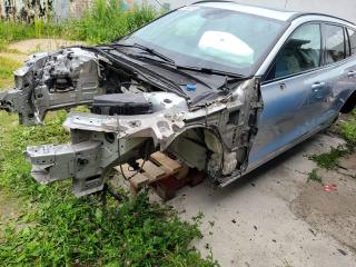 четверть передняя левая Volvo V60 2 поколение 2020, 2.0 л., D4204T14, дизель, АКПП, серебро, хетчбэк 5 дв., передний привод, правый руль