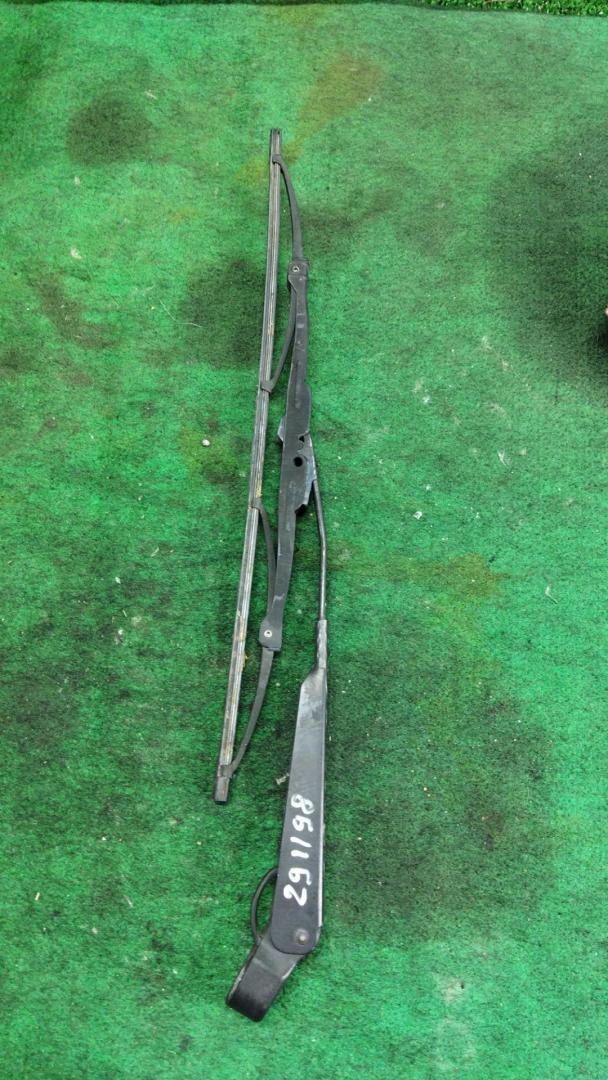 щеткодержатель задний Mitsubishi Space Star 1 поколение 2001 - фото №1