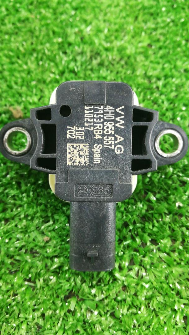 датчик удара Volkswagen Polo 5 поколение 2014, 4H0955557 - фото №1