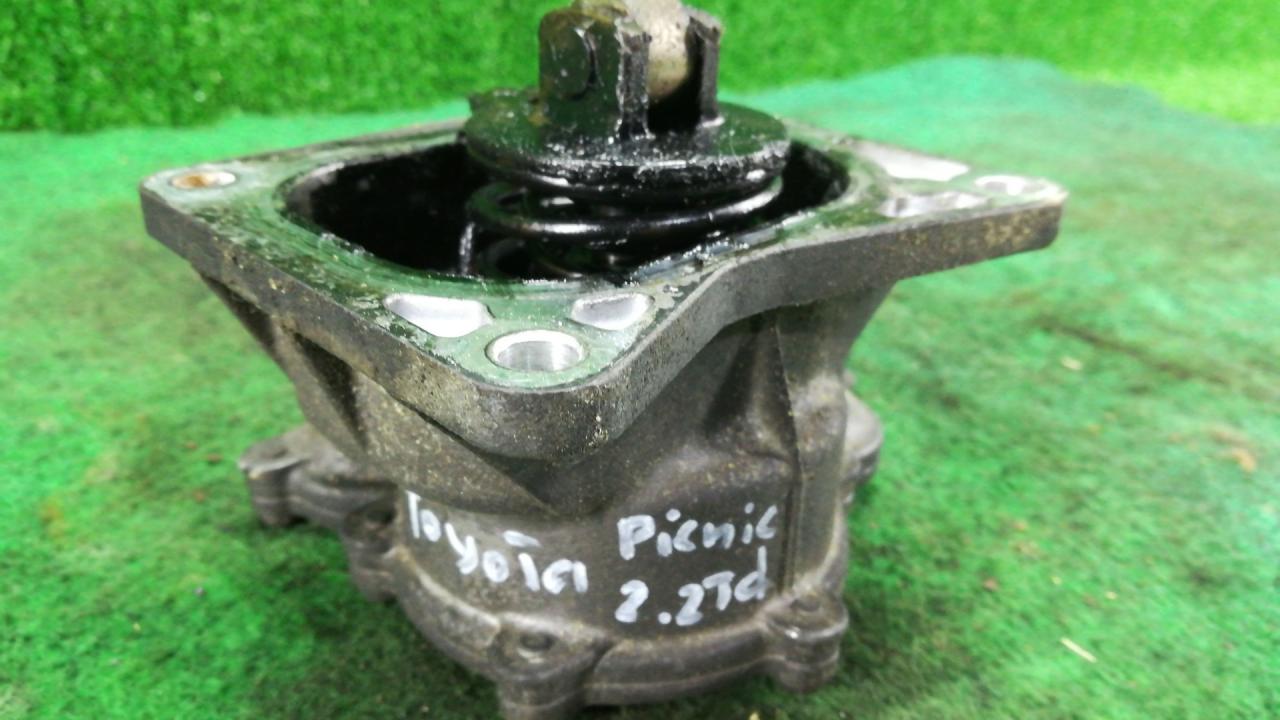 насос вакуумный Toyota Picnic 2 поколение 2002, 2.2 л., TD, дизель - фото №1