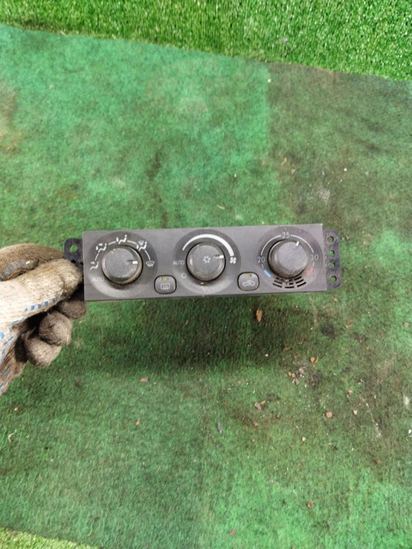 блок управления печки / климат-контроля Mitsubishi Space Wagon 3 поколение (Typ N50) 2001, 1464306624 - фото №1