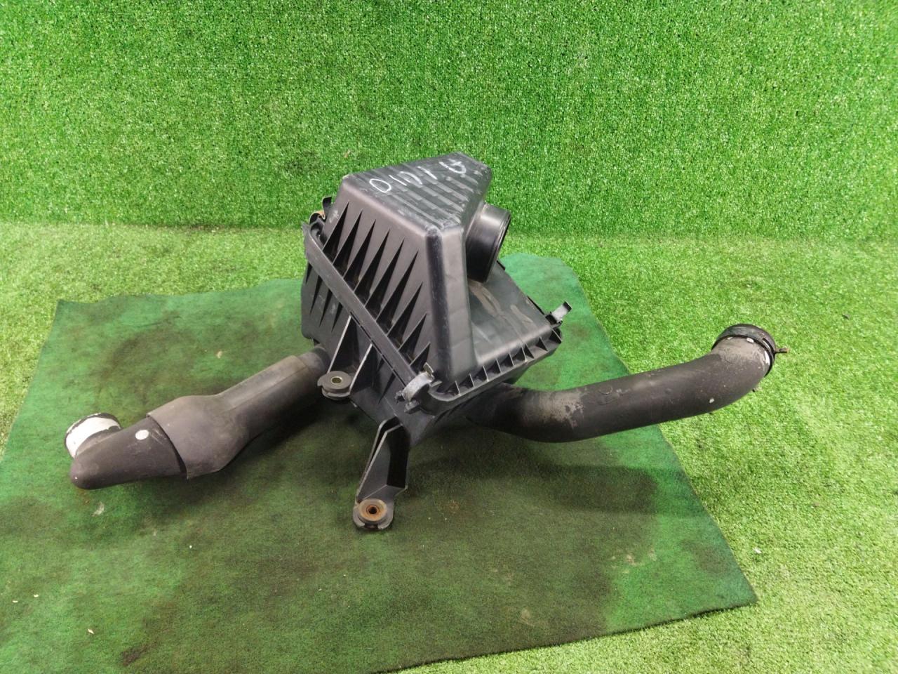 корпус воздушного фильтра Hyundai Trajet 1 поколение 2002, 2.0 л., дизель, 28110-27100 - фото №1