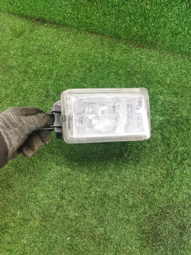 фара противотуманная правая Mitsubishi Space Wagon 3 поколение (Typ N50) 2002 - фото №1