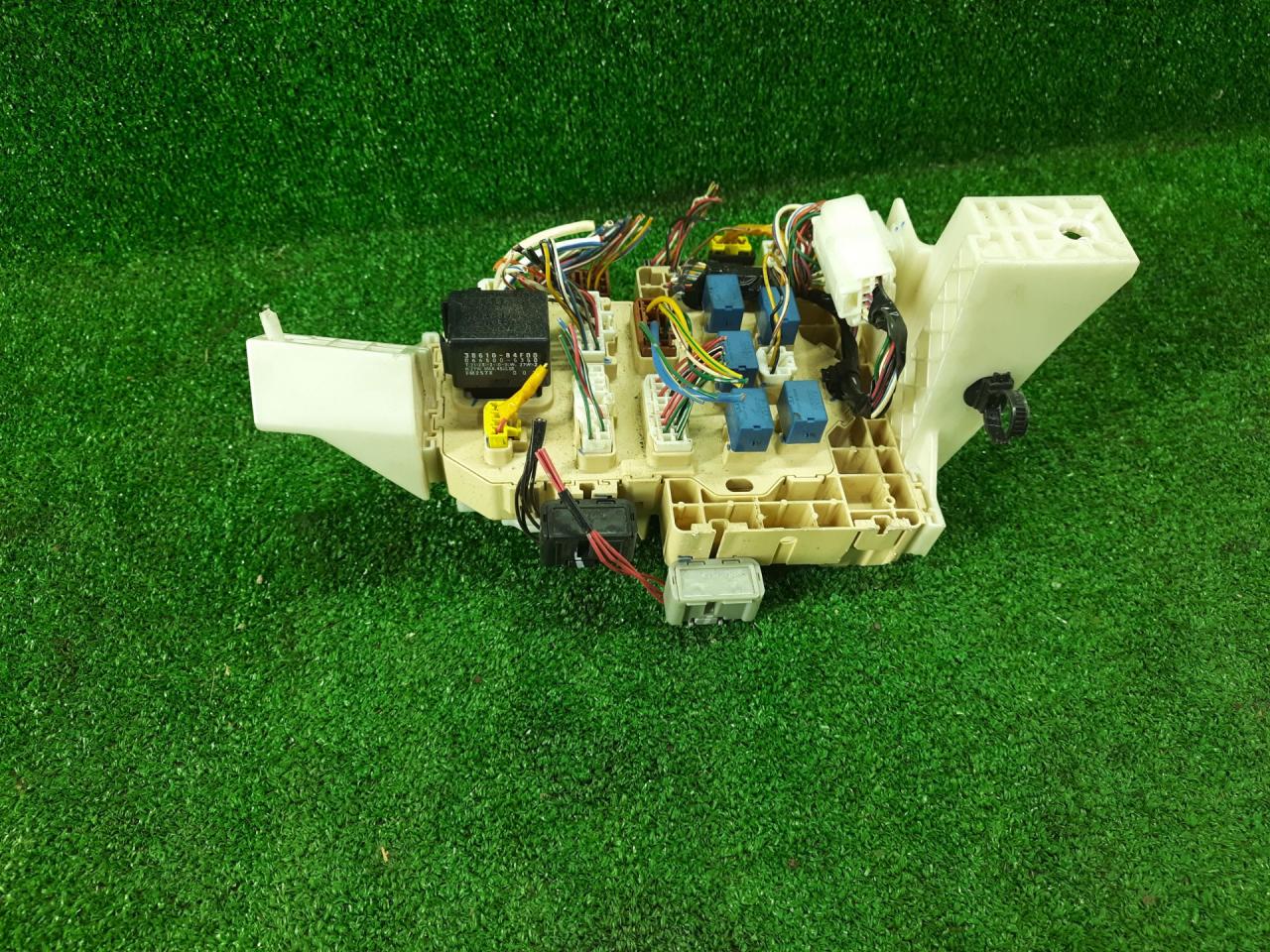 блок комфорта Suzuki SX4 1 поколение 2006, 2.0 л., J20A, бензин, АКПП, золотистый, полный привод - фото №1