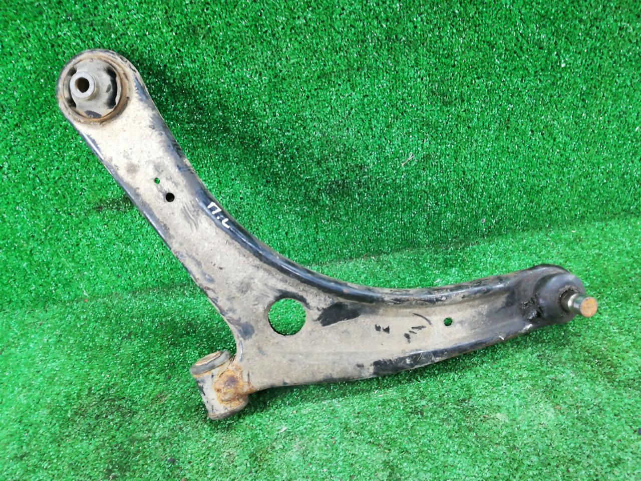 рычаг передний левый Mitsubishi ASX 1 поколение 2011, 2.0 л., 4B11, бензин, АКПП, красный, внедорожник 5 дв., полный привод - фото №1