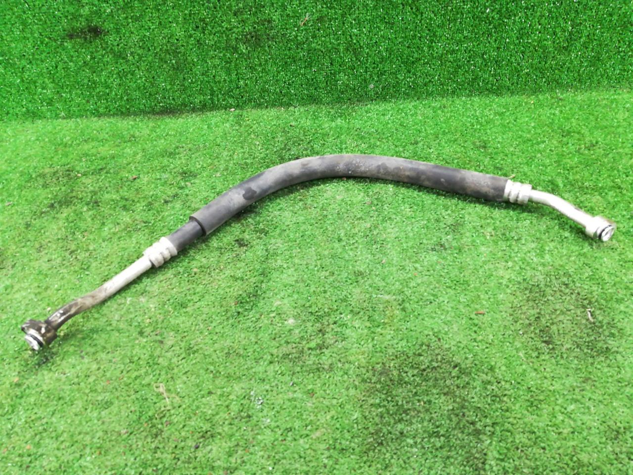 трубка кондиционера Suzuki SX4 1 поколение 2006, 2.0 л., J20A, бензин, АКПП, золотистый, полный привод - фото №1