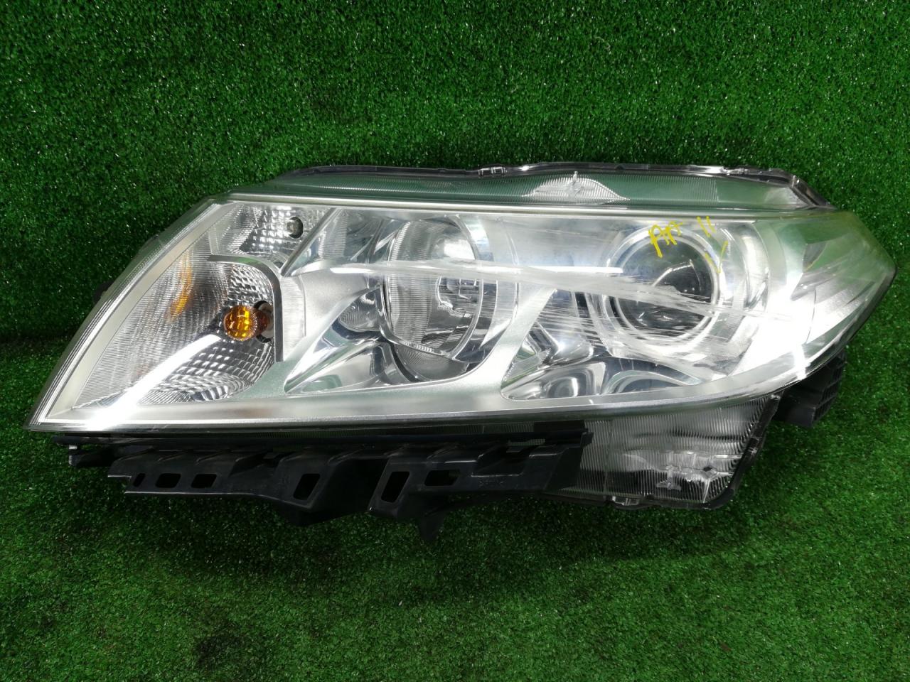 фара левая Suzuki Vitara 2 поколение 2015, 1.6 л., M16A, бензин, АКПП, черный, внедорожник 5 дв., передний привод, правый руль - фото №1