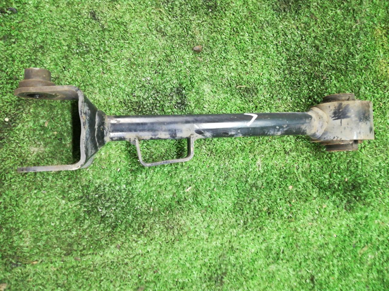 рычаг задний развальный Honda CR-V 3 поколение 2008, 2.4 л., K24Z1, бензин, АКПП, черный, внедорожник 5 дв., полный привод, правый руль - фото №1