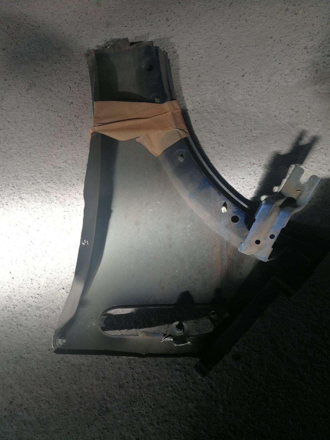 крыло переднее правое Mini Cooper S 1 поколение 2002, 1.6 л., W10 B16 A, бензин, АКПП, хетчбэк 5 дв. - фото №1