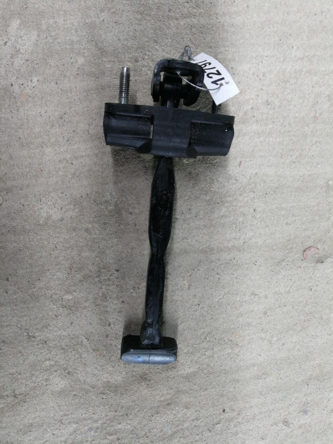 ограничитель открывания двери Ford EcoSport 2 поколение B515 2014, 1.5 л., бензин, АКПП, внедорожник 5 дв., правый руль - фото №1