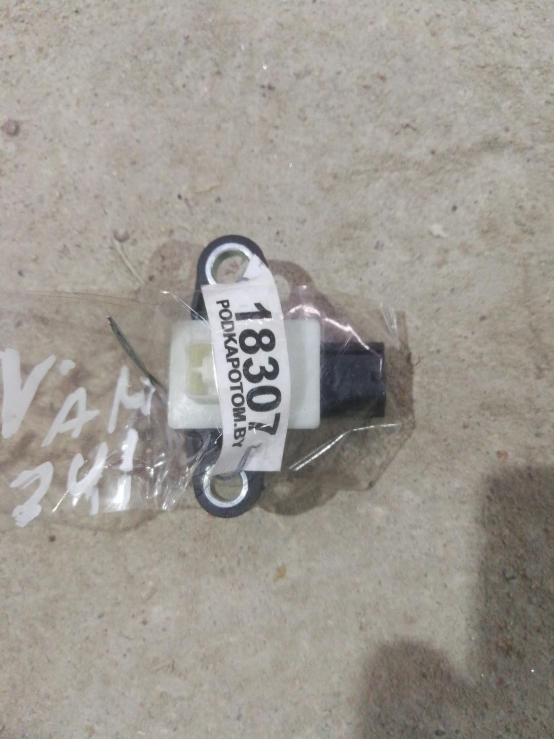 датчик удара Nissan Qashqai 2 поколение 2016, 2.0 л., MR20DD, бензин, АКПП, внедорожник 5 дв., полный привод - фото №1