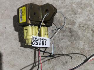 датчик удара Mitsubishi Grandis 1 поколение 2005, 2.4 л., 4G69, бензин, АКПП, белый, минивэн, правый руль, MR587465