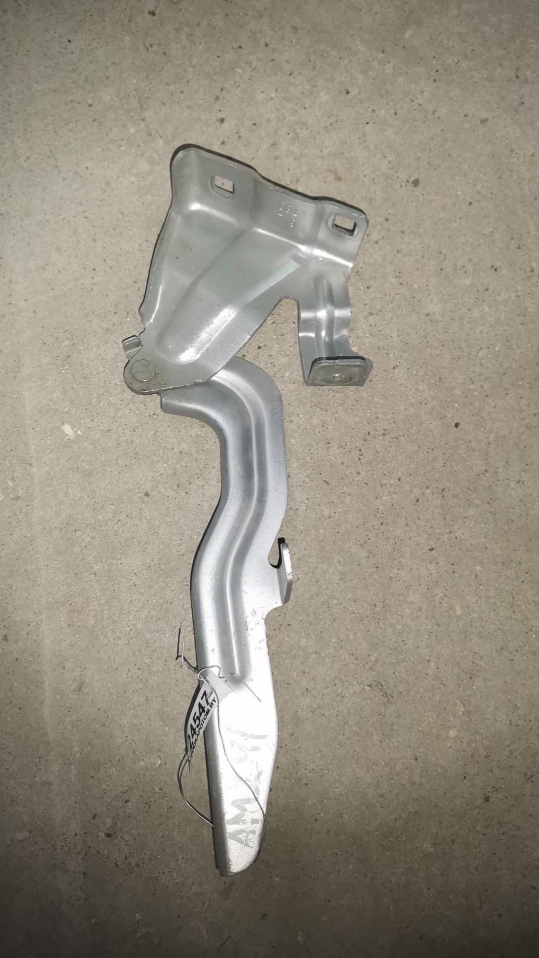 петля капота левая Nissan Qashqai 2 поколение 2016, 2.0 л., MR20DD, бензин, АКПП, внедорожник 5 дв., полный привод - фото №1