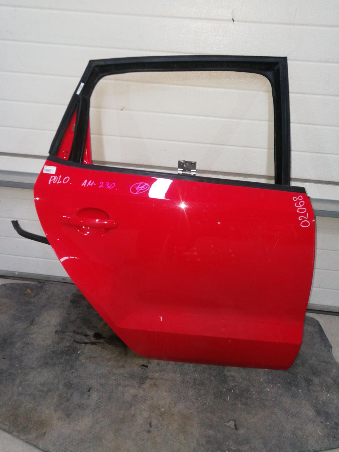 дверь задняя правая Volkswagen Polo 5 поколение 2010, 1.2 л., CBZB, бензин, АКПП, красный, хетчбэк 5 дв., правый руль - фото №1