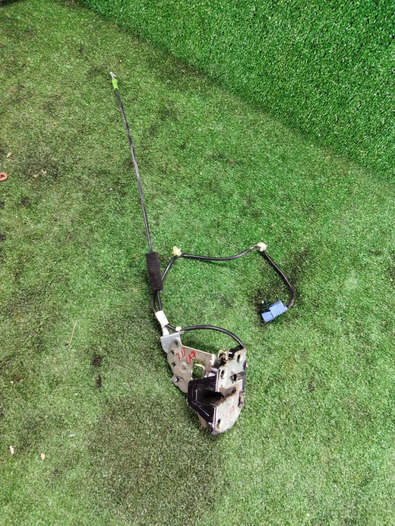 замок двери задней правой Honda Element 1 поколение 2006, 2.4 л., i-VTEC, K24A4, бензин, АКПП, оранжевый, хетчбэк 5 дв., полный привод - фото №1