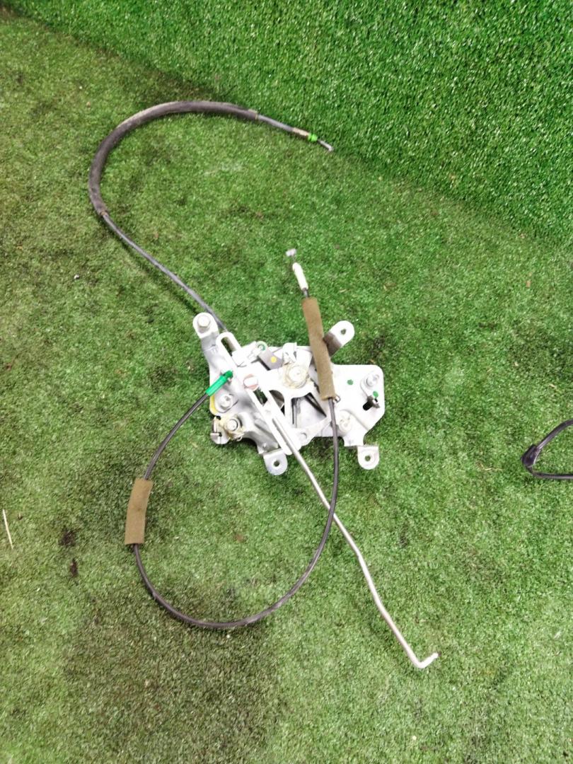 замок двери задней правой Honda Element 1 поколение 2006, 2.4 л., i-VTEC, K24A4, бензин, АКПП, оранжевый, хетчбэк 5 дв., полный привод - фото №1