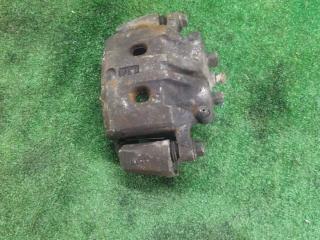 суппорт передний левый Mitsubishi Space Wagon 3 поколение (Typ N50) 2000, 2.4 л.