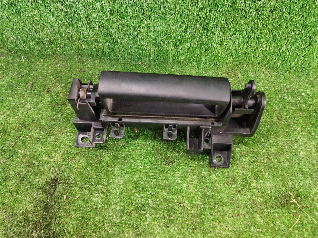 ручка внутренняя задняя правая Dodge Grand caravan 5 поколение 2010, 3.6 л., бензин, АКПП, минивэн, передний привод - фото №1