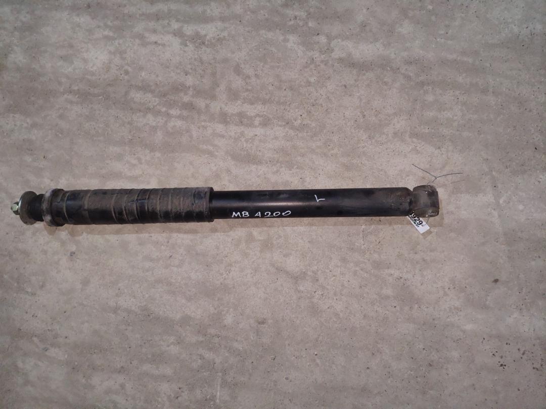 амортизатор задний Mercedes-Benz A-Класс W169 2005, 2.0 л., бензин, АКПП, серебристый, хетчбэк 5 дв. - фото №1