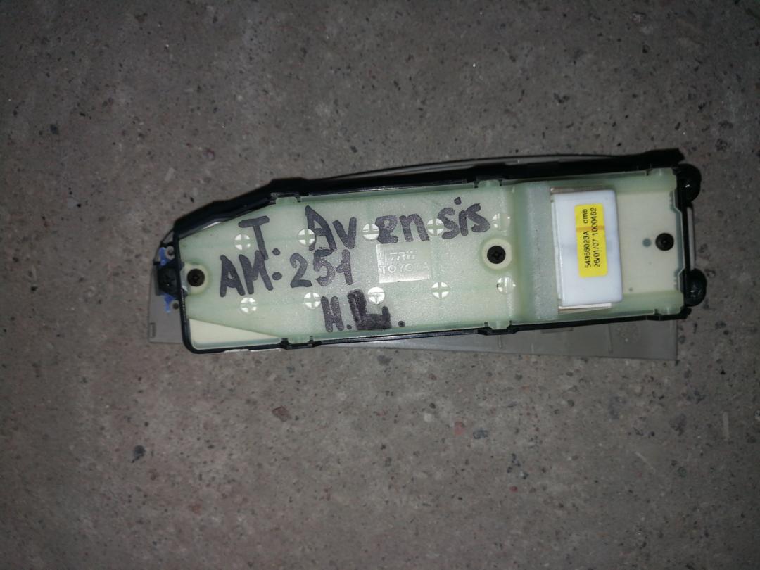 блок управления стеклоподъемниками Toyota Avensis 2 поколение (T250) 2005, 2.0 л., 1AZ-FSE, бензин, хетчбэк 5 дв. - фото №1