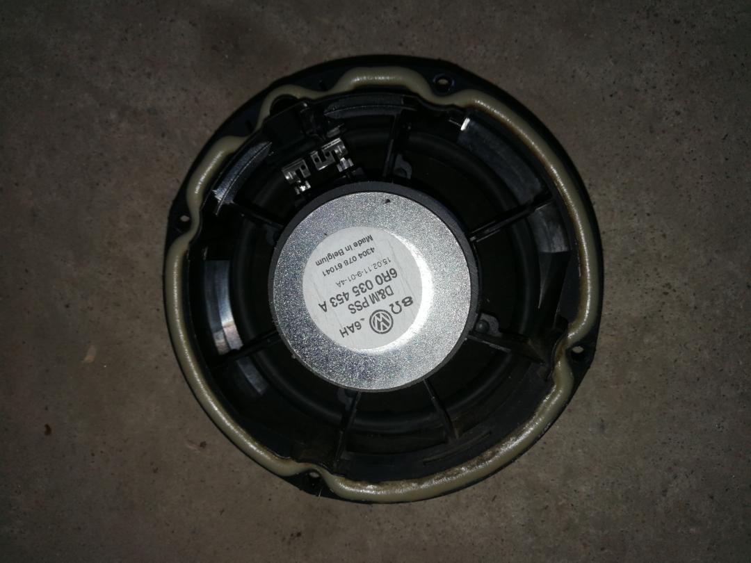 динамик двери Volkswagen Polo 5 поколение 2010, 1.2 л., CBZB, бензин, АКПП, красный, хетчбэк 5 дв., правый руль, 6R0035453A, 430407861041 - фото №1