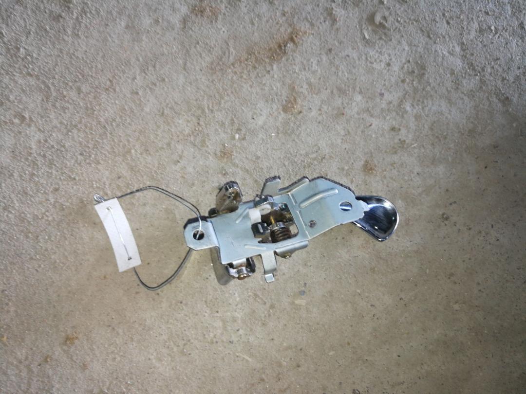 ручка внутренняя задняя левая Mitsubishi L200 3 поколение 2000, 2.4 л., 4G64 (16V), бензин, пикап - фото №1