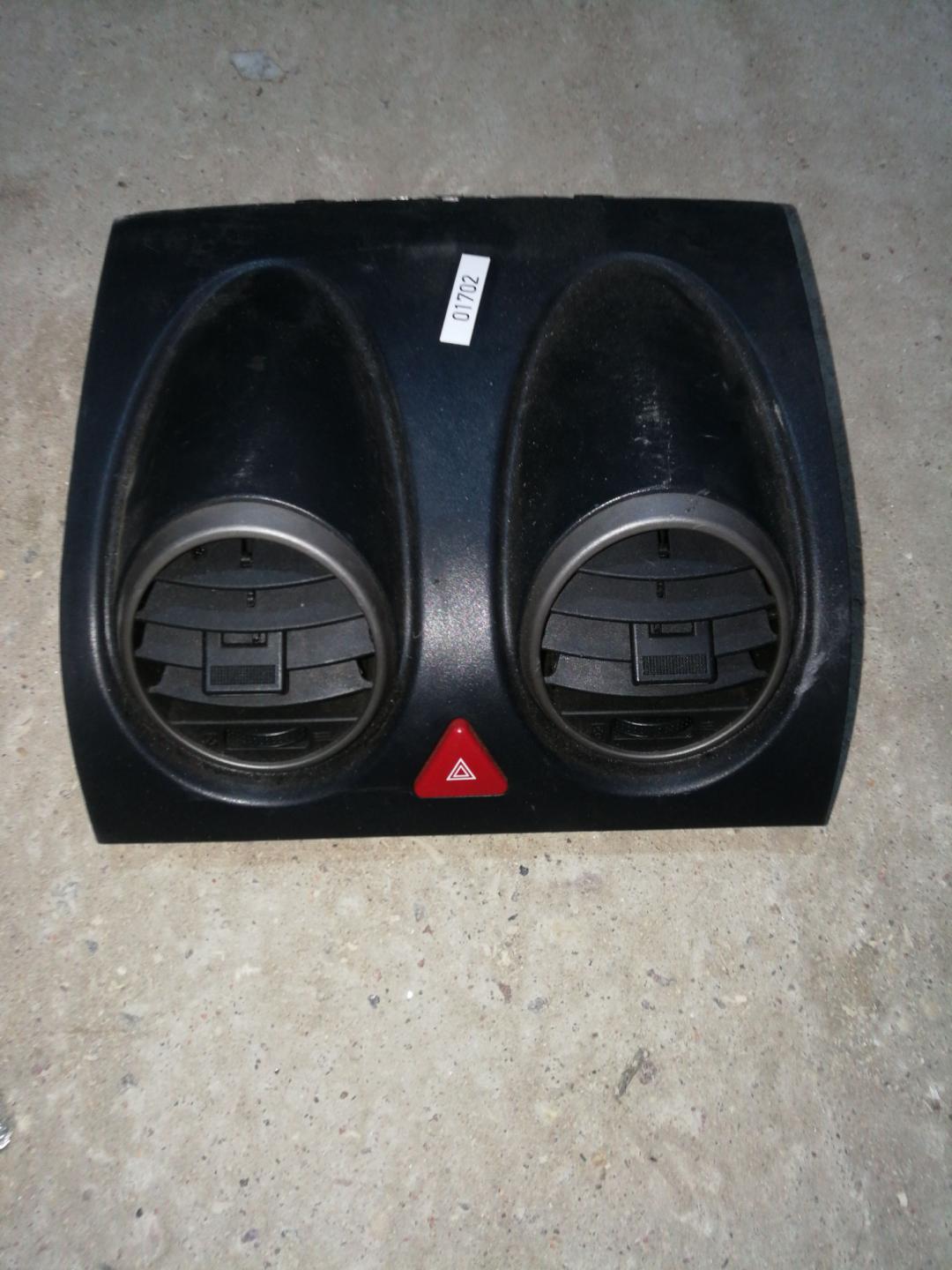 кнопка аварийной сигнализации Great Wall Hover H5 1 поколение 2012, 2.0 л., дизель, АКПП, черный, внедорожник 5 дв., правый руль - фото №1