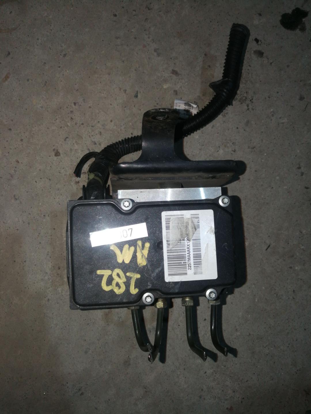 блок ABS Great Wall Wingle 3 2012, 2.0 л., дизель, МКПП, серебристый, пикап, полный привод, правый руль - фото №1