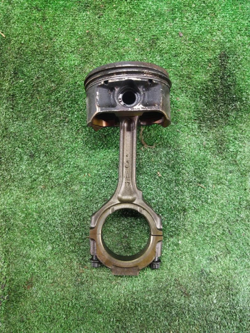 поршень Nissan Maxima A34 2005, 3.5 л., бензин - фото №1