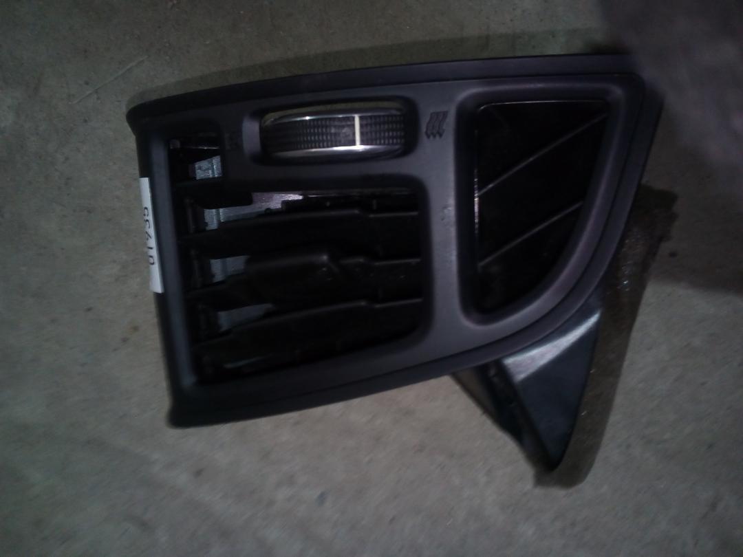 дефлектор обдува салона Ford Kuga 2 поколение 2015, 2.0 л., T8MB, дизель, АКПП, черный, внедорожник 5 дв., правый руль - фото №1