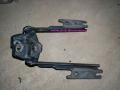 петля капота Mazda 323 6 поколение 1998, 1.8 л., FP, бензин, МКПП, черный, хетчбэк 5 дв., правый руль - фото №2