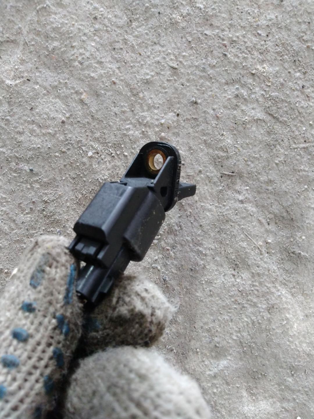 датчик ABS Volvo V50 1 поколение 2007, 2.4 л., бензин, АКПП, белый, универсал, правый руль - фото №1