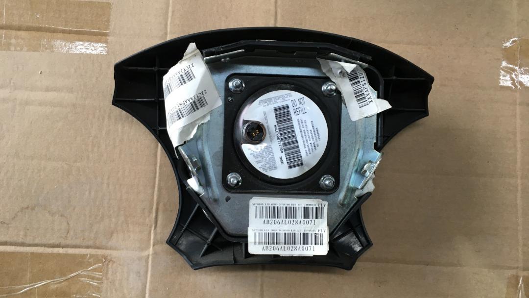 подушка безопасности водителя Great Wall Hover H5 1 поколение 2012, 2.0 л., дизель, АКПП, черный, внедорожник 5 дв., правый руль - фото №1