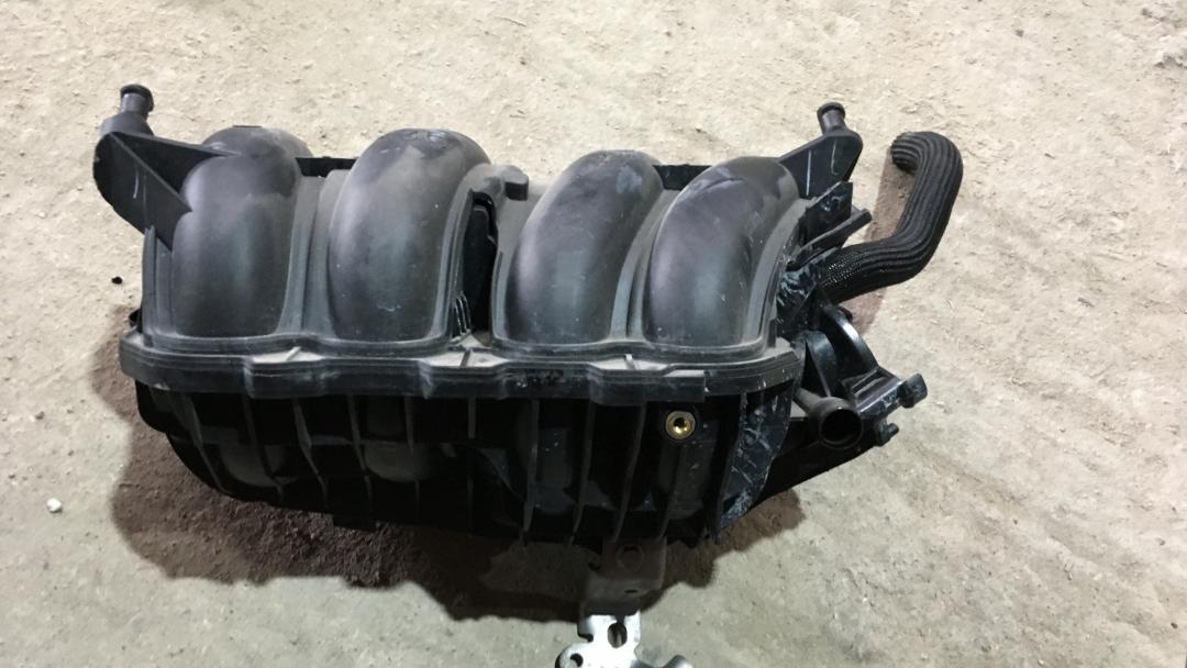 коллектор впускной Mini Clubman 1 поколение (R55) 2011, 1.6 л., бензин, АКПП, белый, универсал, правый руль - фото №1