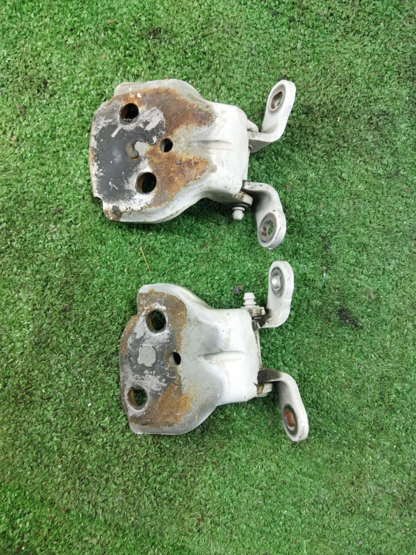 петля двери Honda Prelude 4 поколение 1994, купе - фото №1