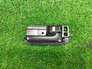 ручка внутренняя передняя правая Pontiac Vibe 1 поколение [рестайлинг] 2005, 1.8 л., 1ZZ-FE, бензин, АКПП, красный, передний привод, 69273-02020