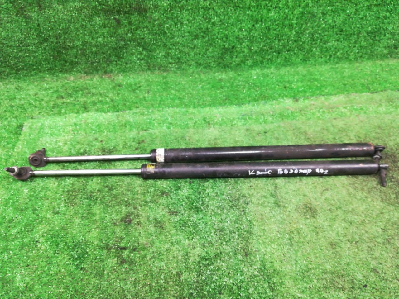 амортизатор крышки багажника (3-5 двери) Chrysler Voyager 3 поколение 1999 - фото №1