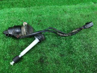 насос (моторчик) омывателя стекла Mitsubishi Space Wagon 2 поколение (Typ N30/N40) 1995, 37623