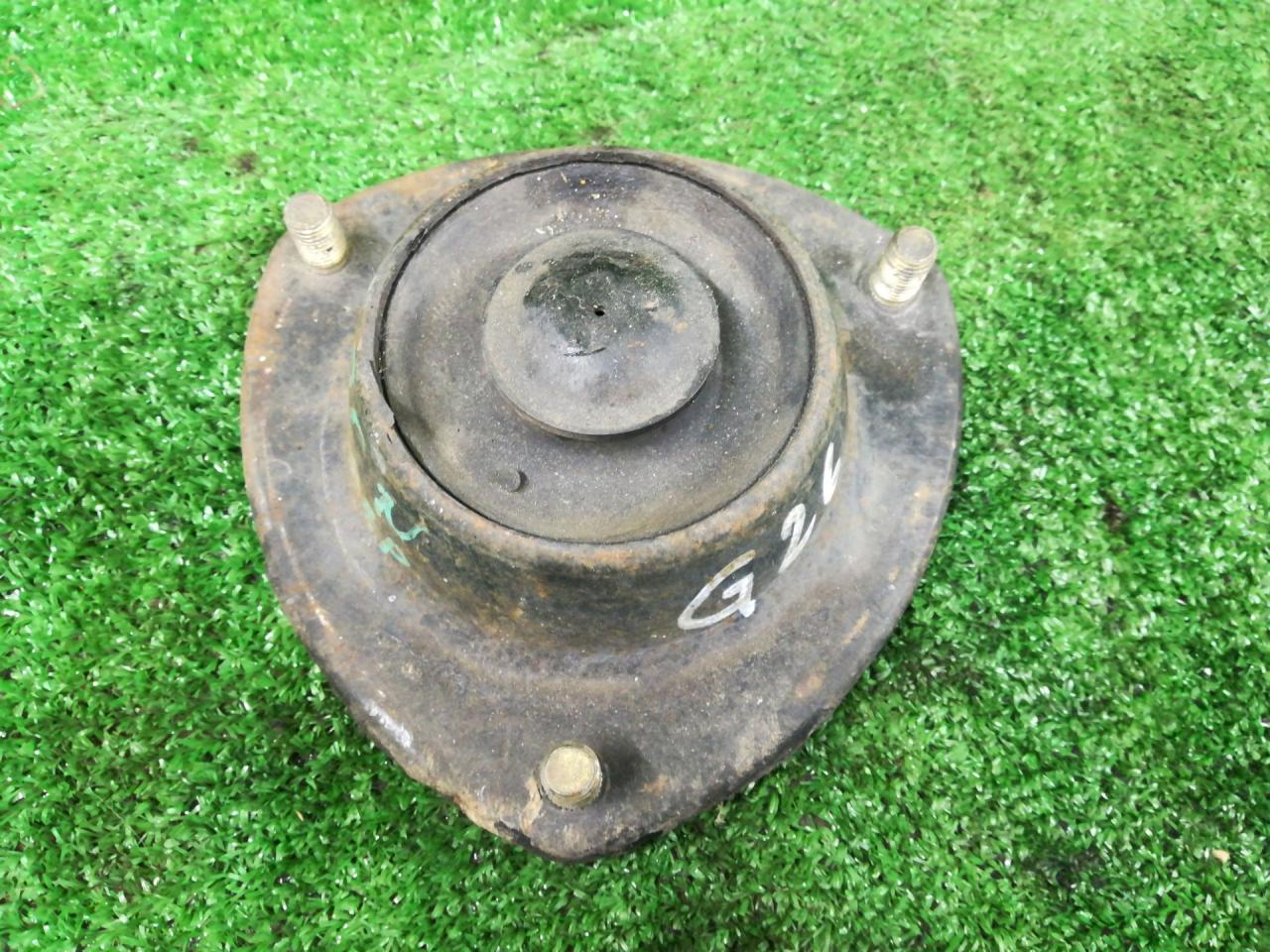 опора амортизатора верхняя (чашка) Mitsubishi Space Wagon 2 поколение (Typ N30/N40) 1997 - фото №1