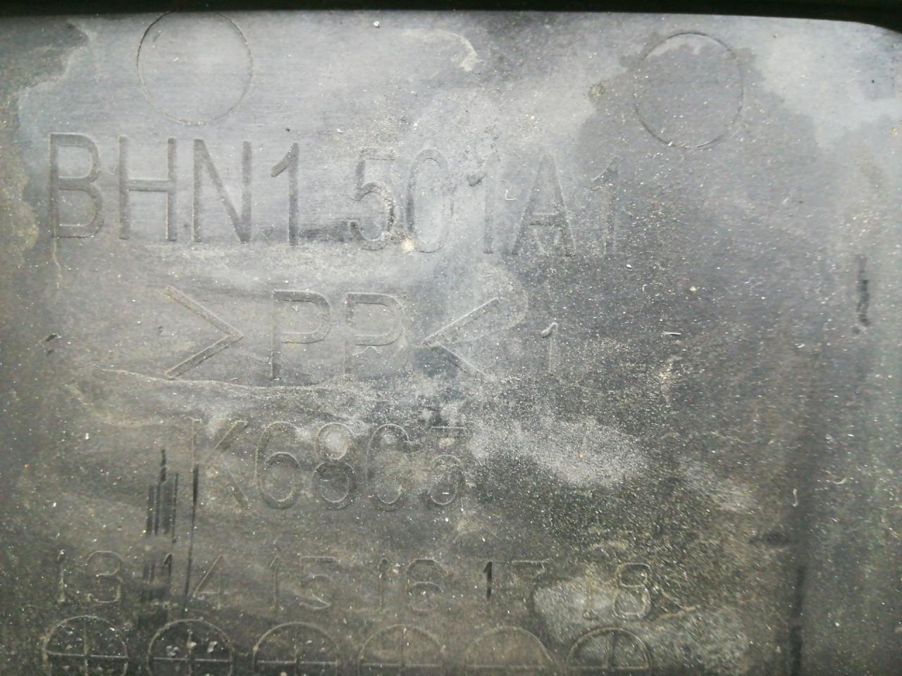 накладка декоративная Mazda 3 3 поколение 2015, 2.5 л., PY-VPS, бензин, АКПП, серый, седан, передний привод, правый руль, BHN1501A1 - фото №1