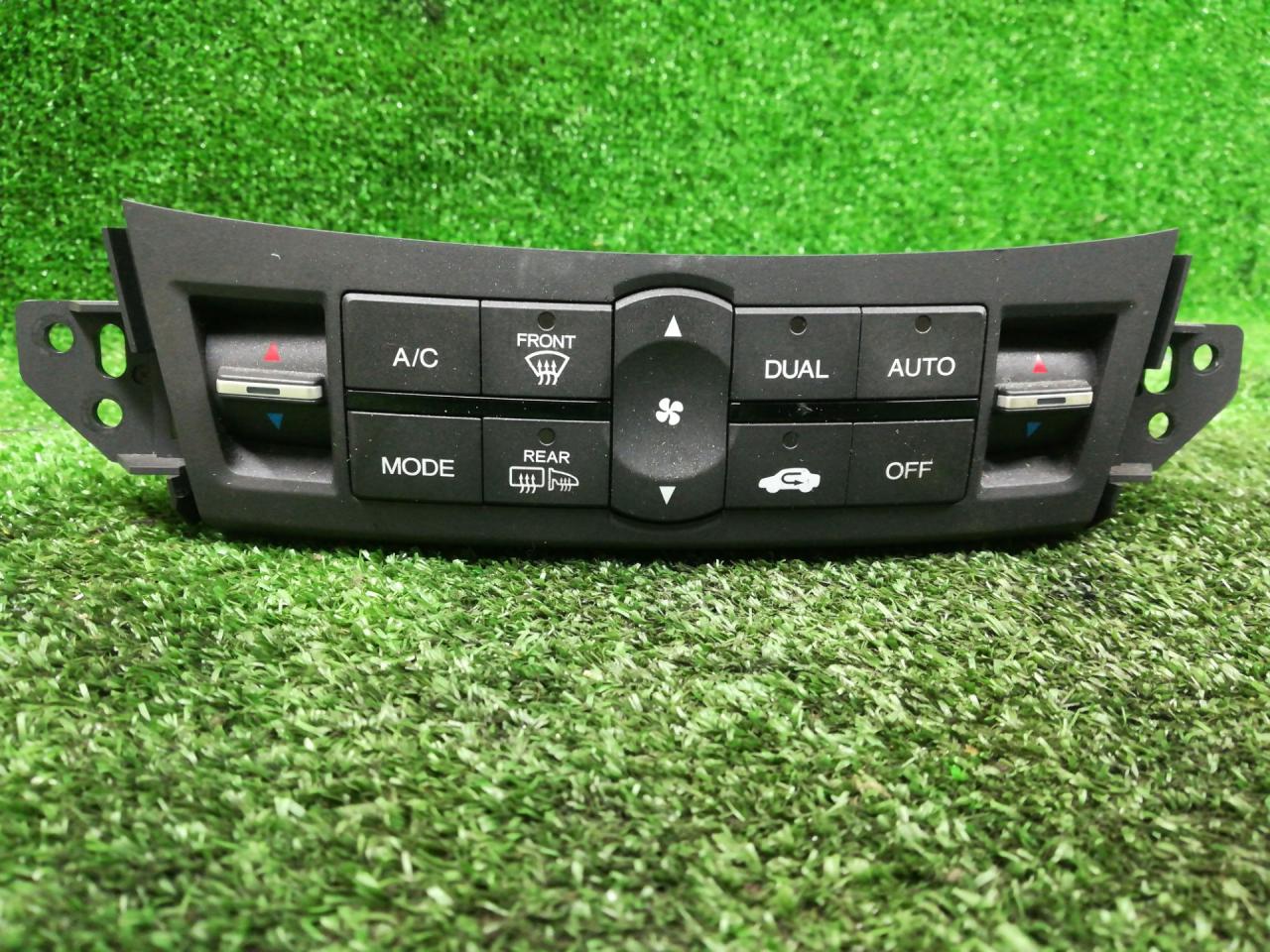 блок управления печки / климат-контроля Honda Accord 8 поколение CU2 2010, 2.4 л., K24Z3, бензин, АКПП, серый, седан, передний привод, правый руль - фото №1