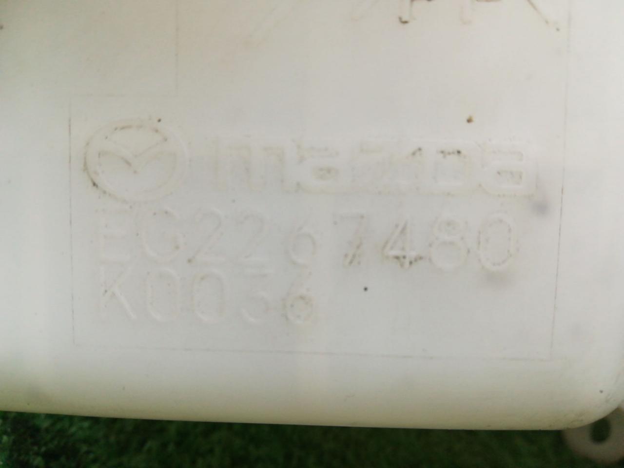 бачок омывателя Mazda CX-9 1 поколение TB 2009, 3.7 л., CA, бензин, АКПП, белый, внедорожник 5 дв., полный привод, правый руль, EG2267480 - фото №1