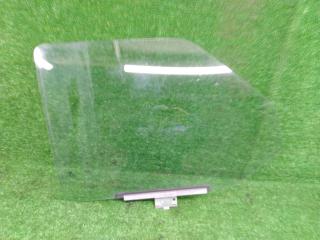 стекло двери передней правой Volkswagen Transporter T4 1997, 357839571