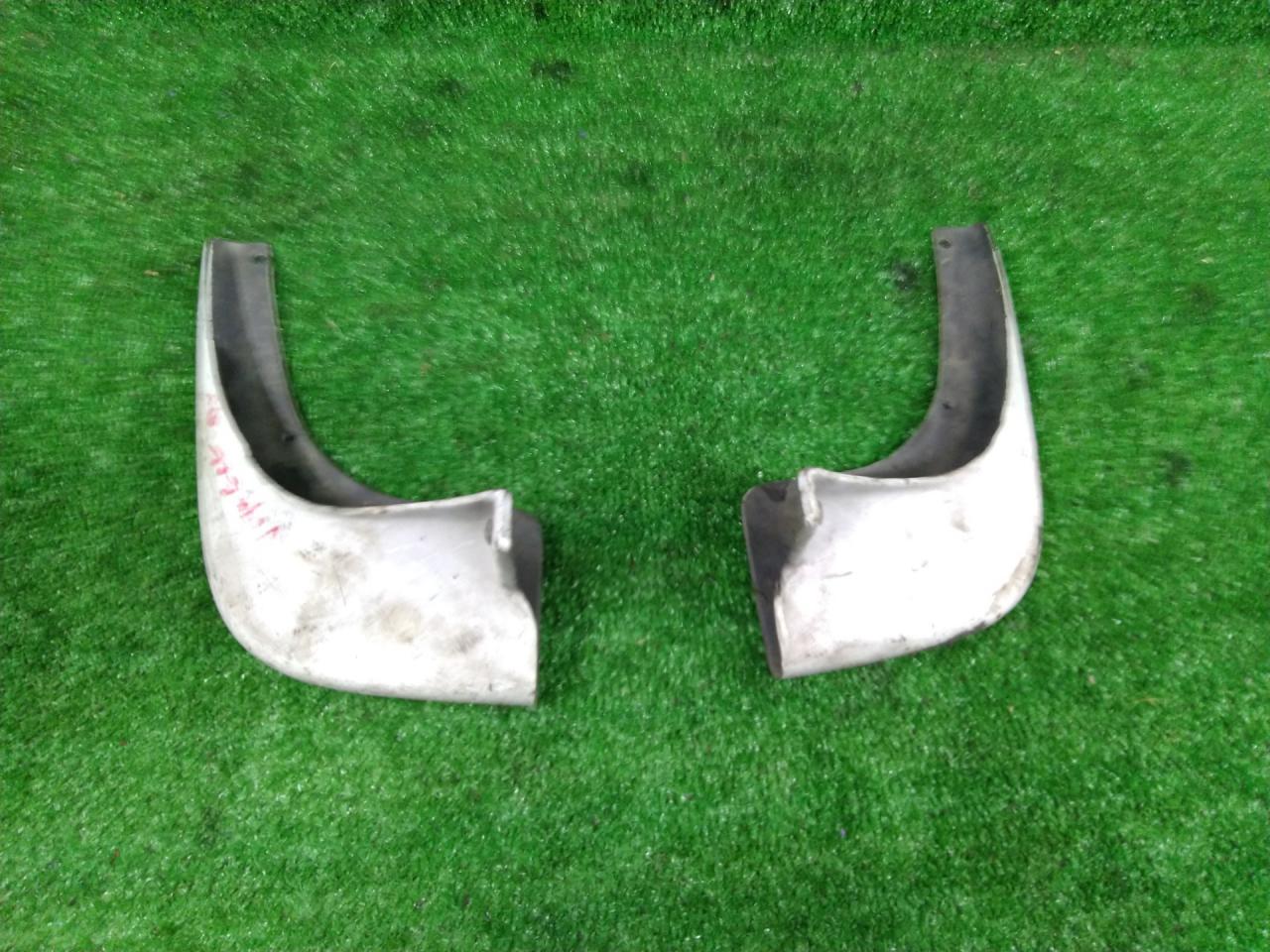 брызговик Chrysler Voyager 3 поколение 1999, 2.4 л., бензин - фото №1