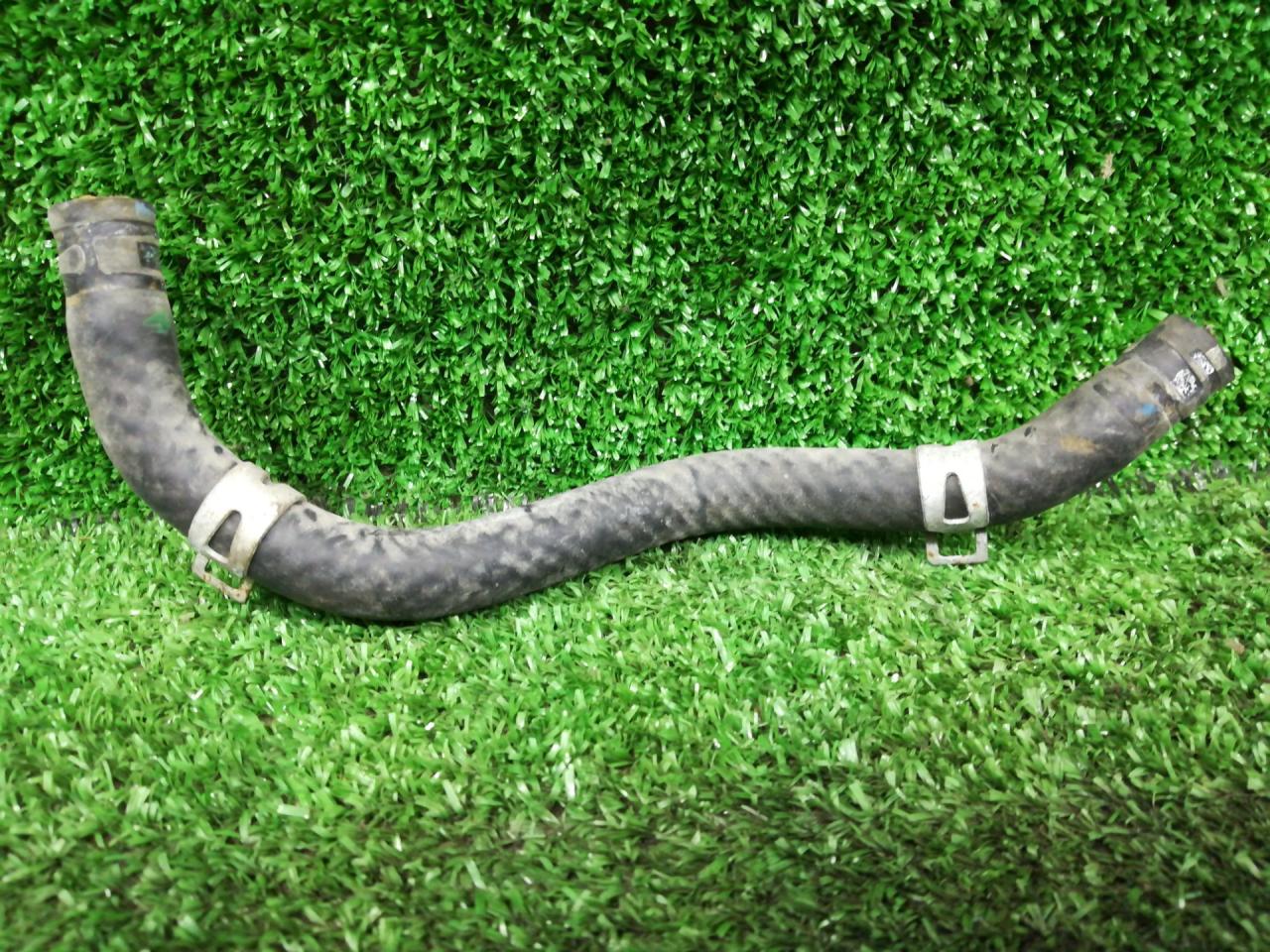 патрубок радиатора Suzuki SX4 1 поколение 2006, 2.0 л., J20A, бензин, АКПП, золотистый, полный привод - фото №1