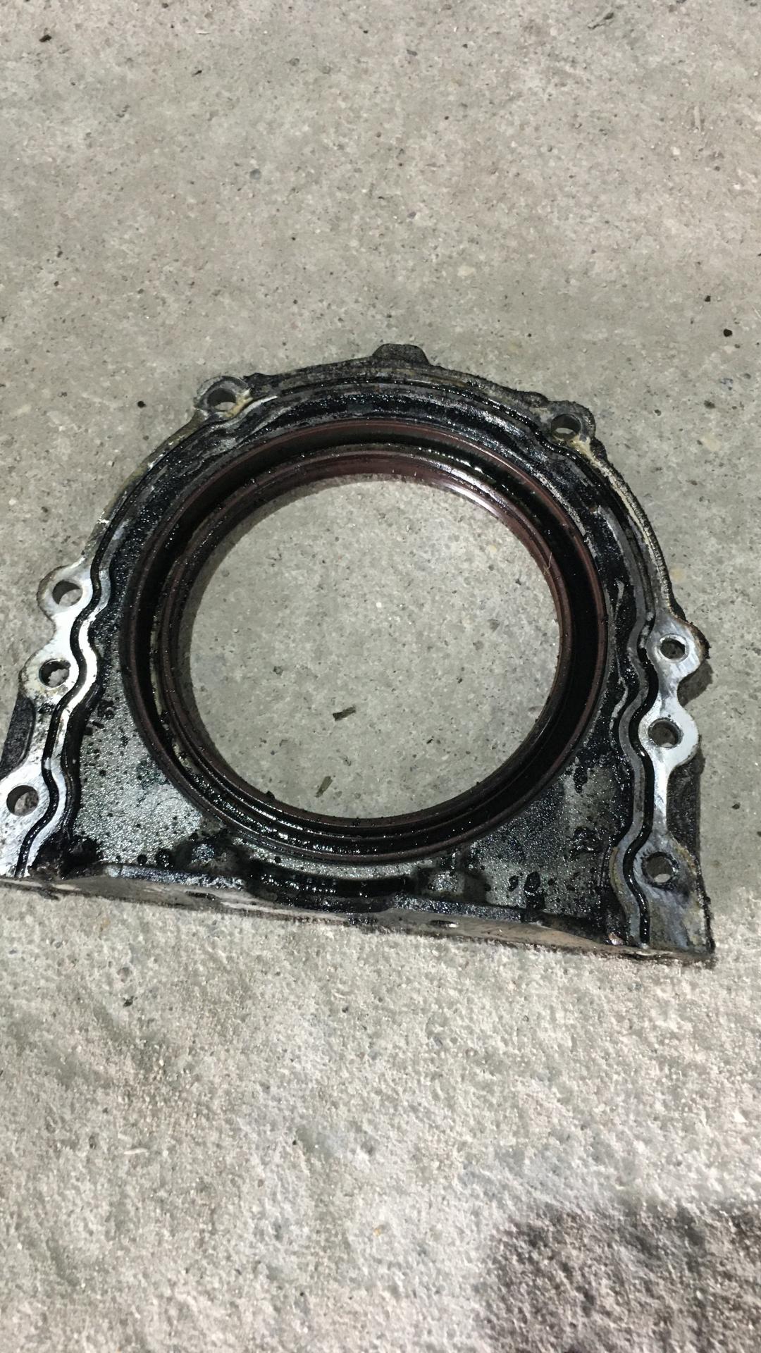 крышка двигателя передняя Toyota Picnic 1 поколение 1999, 2.2 л., дизель - фото №1